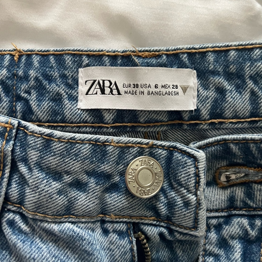 Zara Mom Jean - Picture 2 of 5
